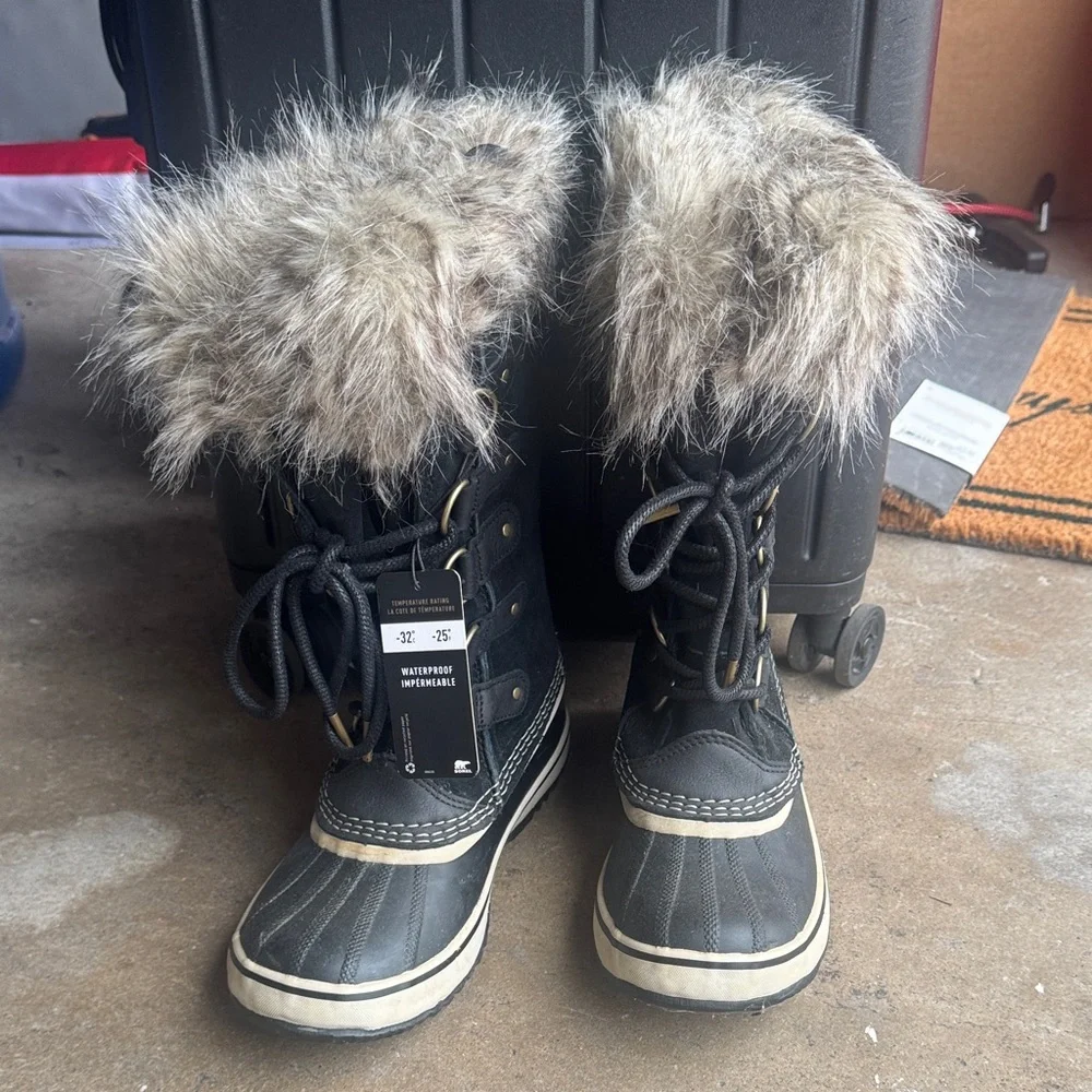 SOREL Women’s Waterproof Black Winter Boots - Picture 1 of 5
